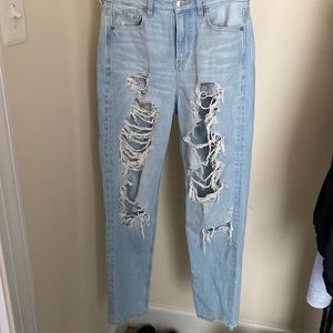 American Eagle Outfitters, it is a size 4 regular